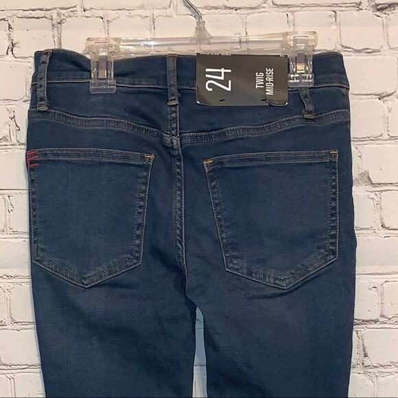 NWT BDG Twig Mid Rise Split Ankle Denim Jeans - Picture 4 of 7